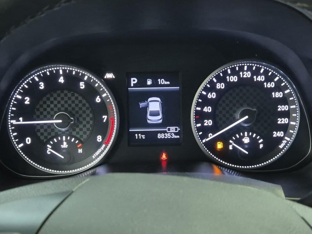 HYUNDAI Avante - Vista 6