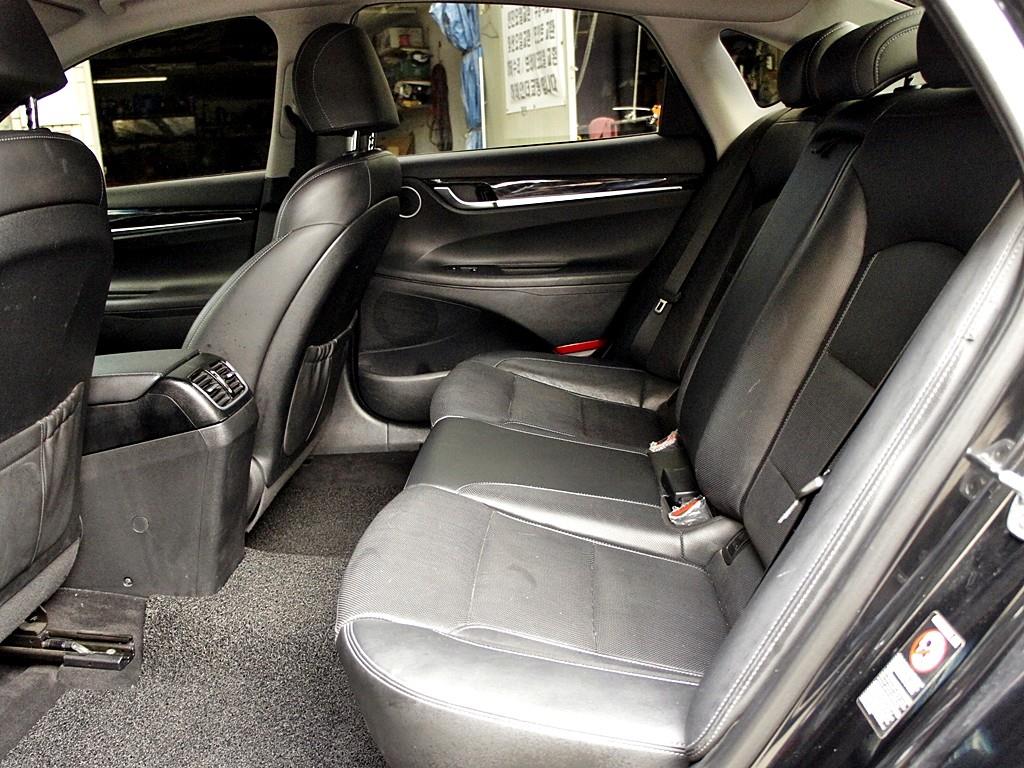 HYUNDAI Grandeur - Vista 11