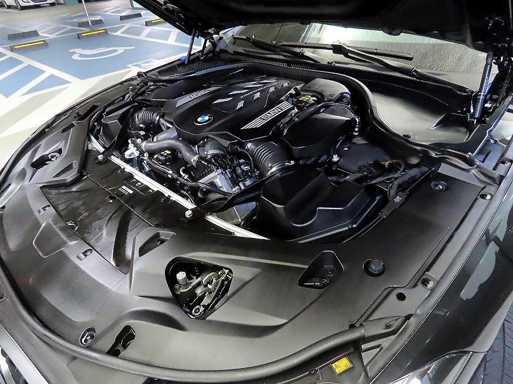 BMW 8 Series 2023 Negro - Importación desde Corea - HF Imports Iquique - Foto 19