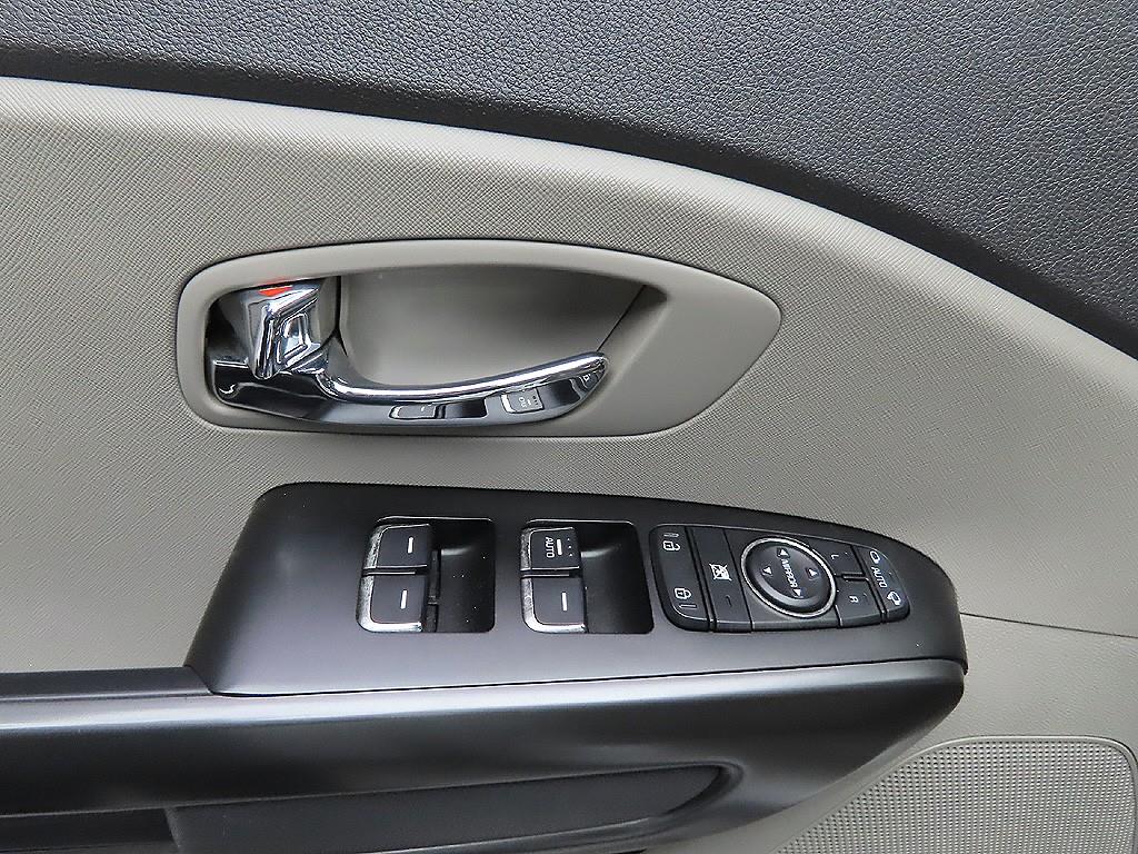 KIA Carnival 2017 Blanco - Importación desde Corea - HF Imports Iquique - Foto 12