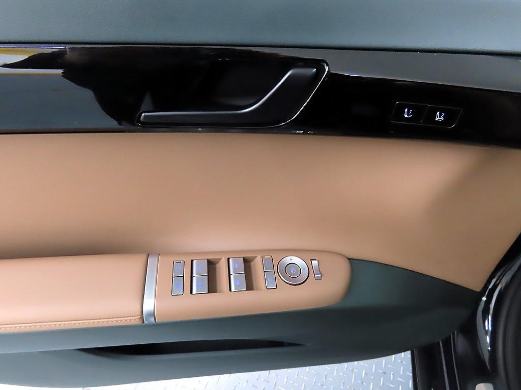 HYUNDAI Grandeur - Vista 11