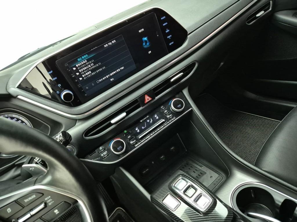 HYUNDAI Sonata - Vista 10