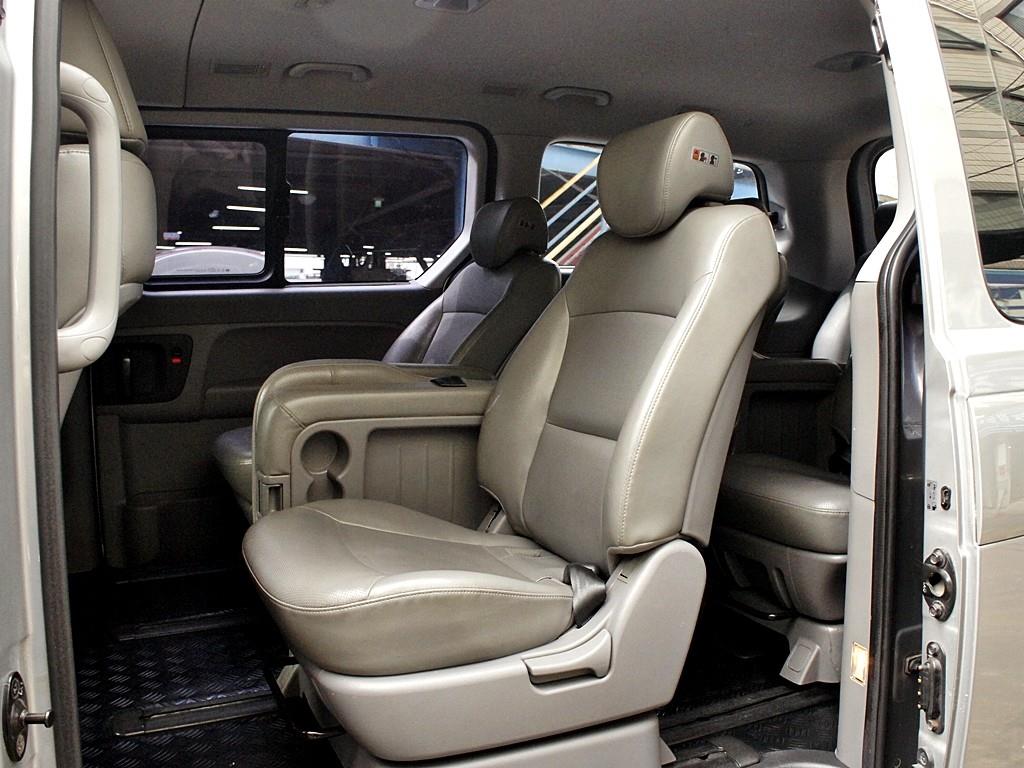 HYUNDAI Starex - Vista 11