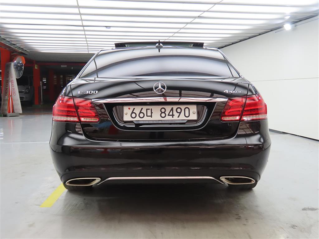 Mercedes Benz E class - Vista 3