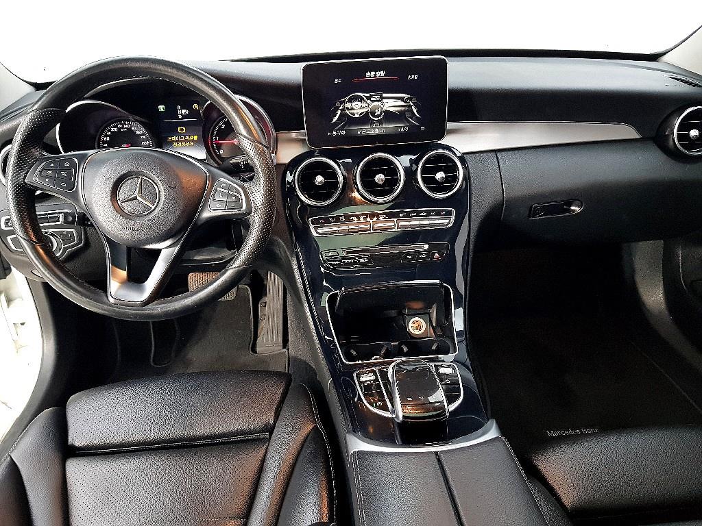 Mercedes Benz C Class - Vista 5