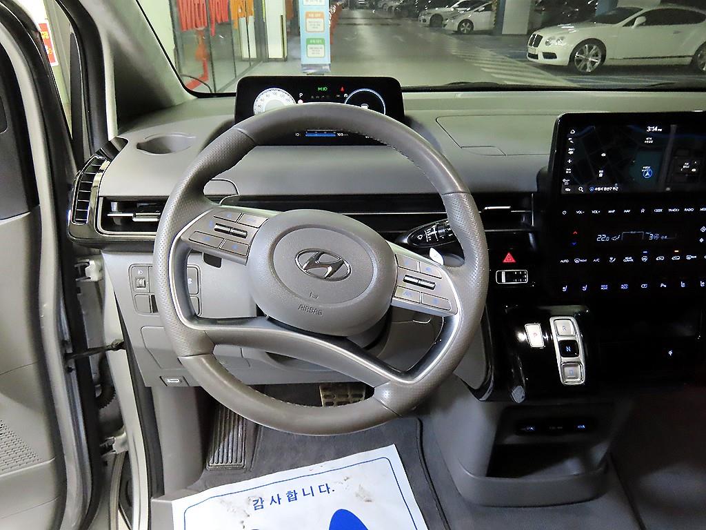 HYUNDAI Staria - Vista 9