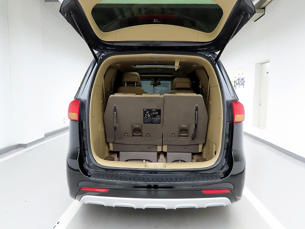 KIA Carnival - Vista 5