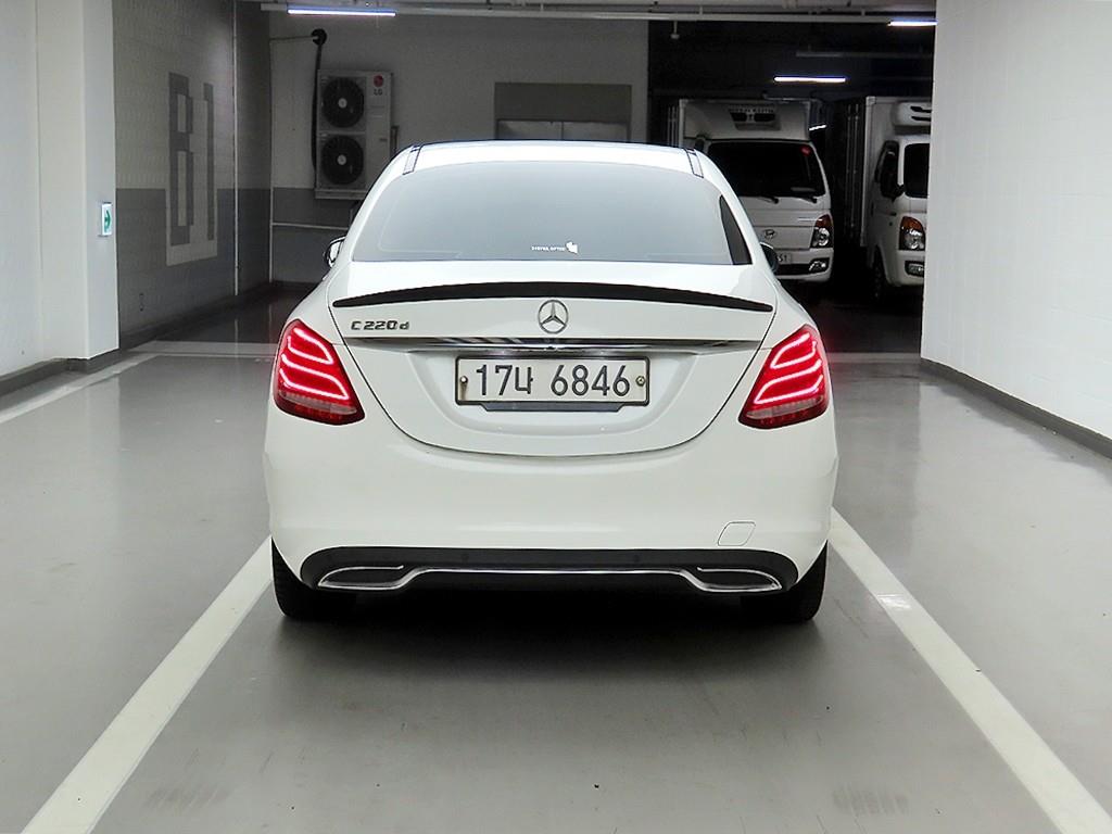 Mercedes Benz C Class - Vista 3