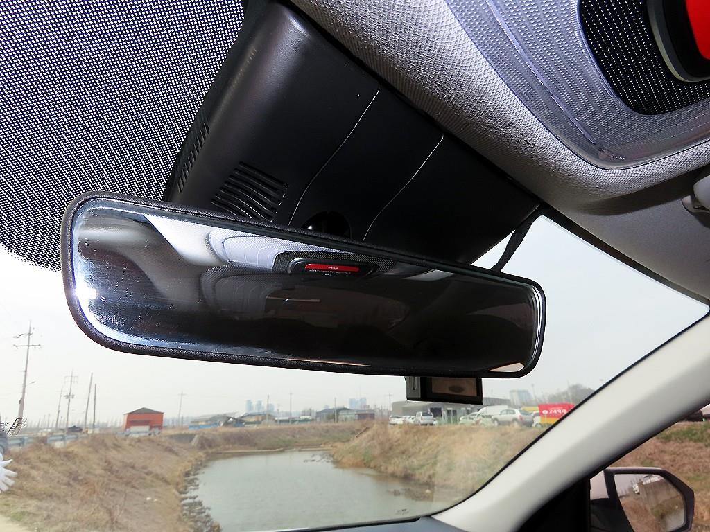 HYUNDAI Avante - Vista 12