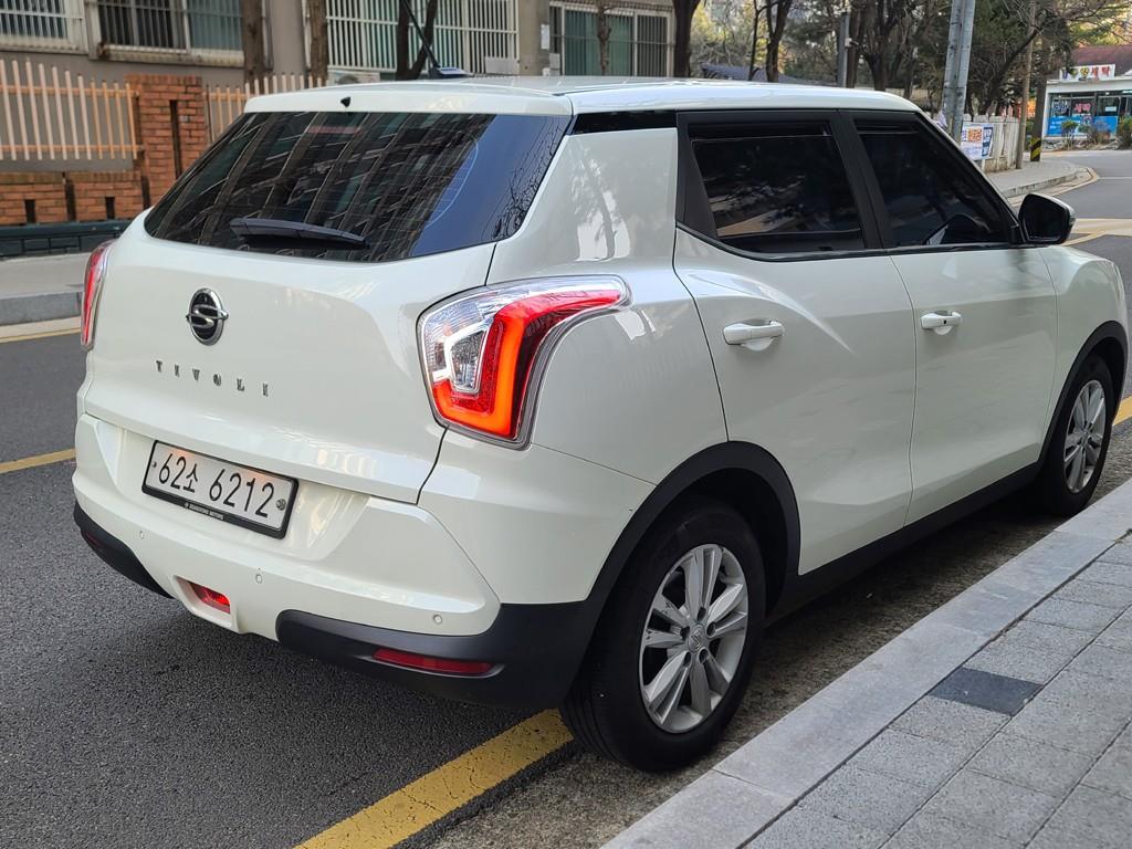 Ssangyong Tivoli - Vista 5