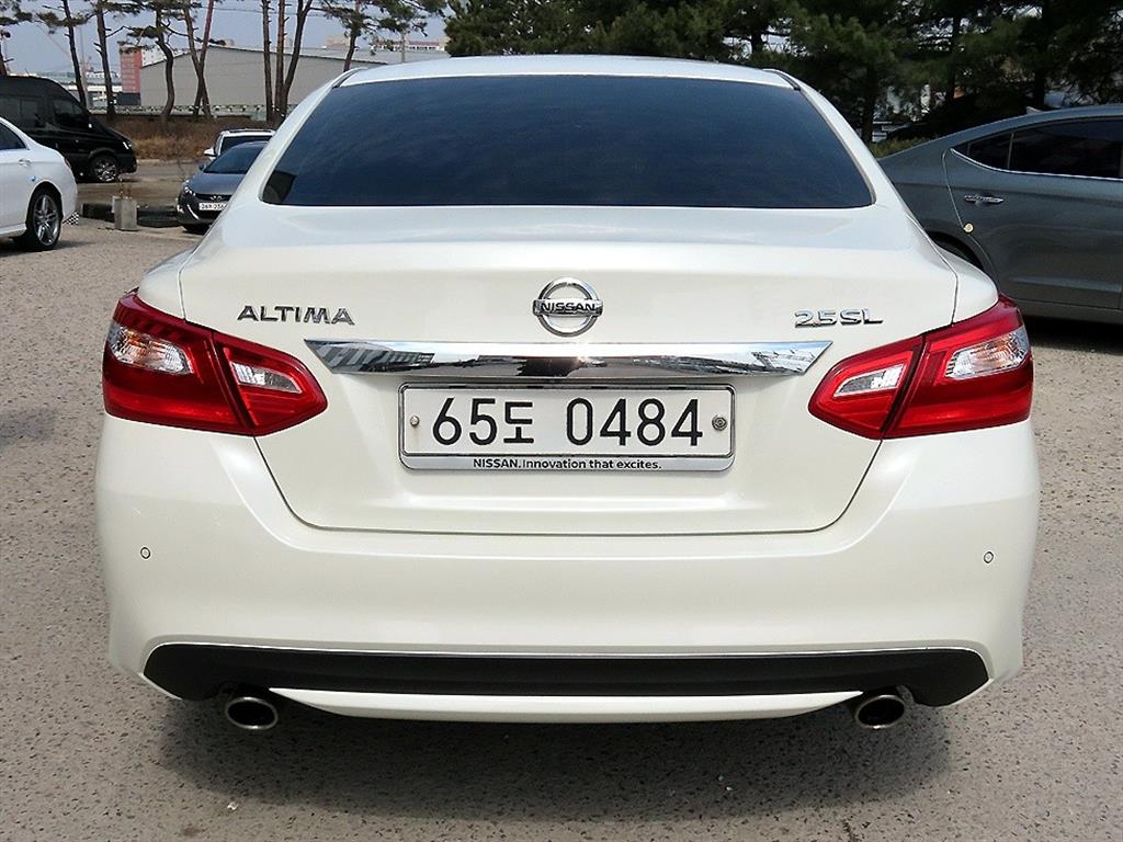 Nissan Altima - Vista 4