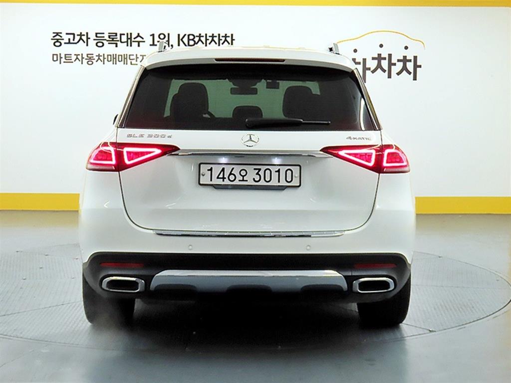 Mercedes Benz GLE Class - Vista 3