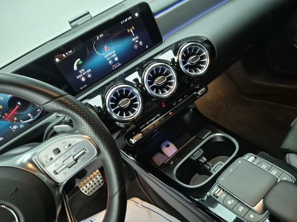 Mercedes Benz CLA Class - Vista 10