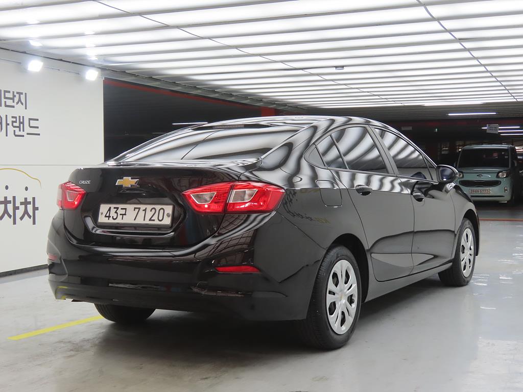 Chevrolet Cruise - Vista 4