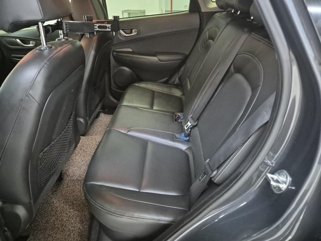 HYUNDAI Kona - Vista 12