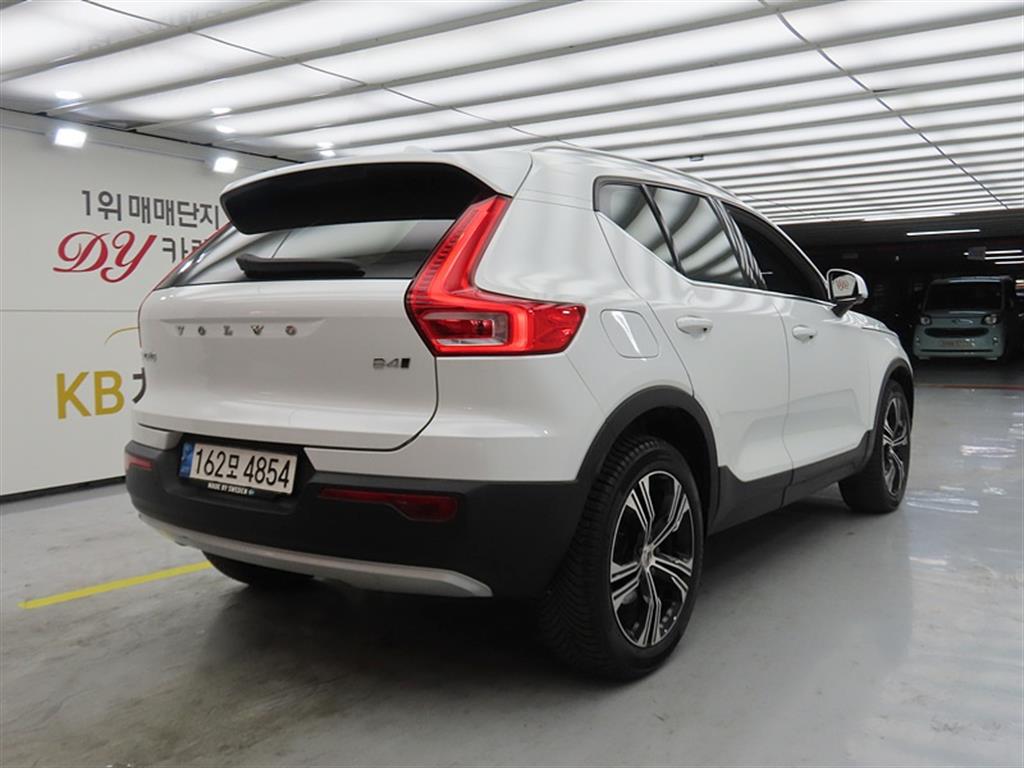 Volvo XC40 - Vista 4