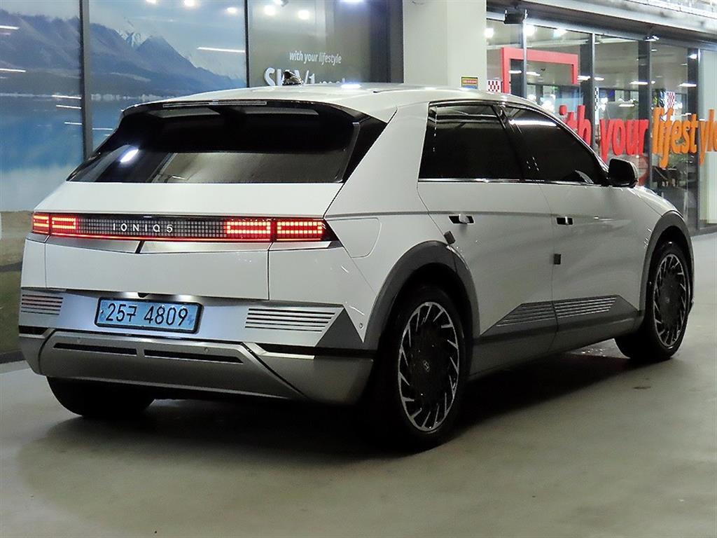 HYUNDAI Ioniq 5 - Vista 4