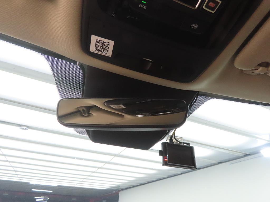 KIA Carnival - Vista 11