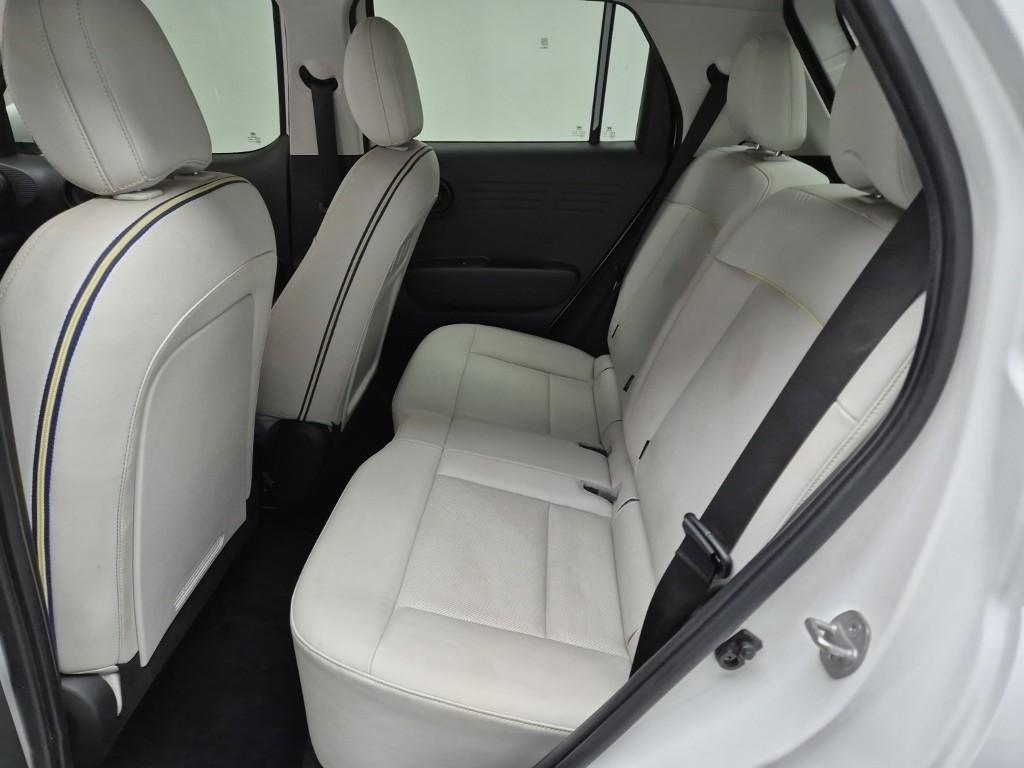 HYUNDAI Casper - Vista 12