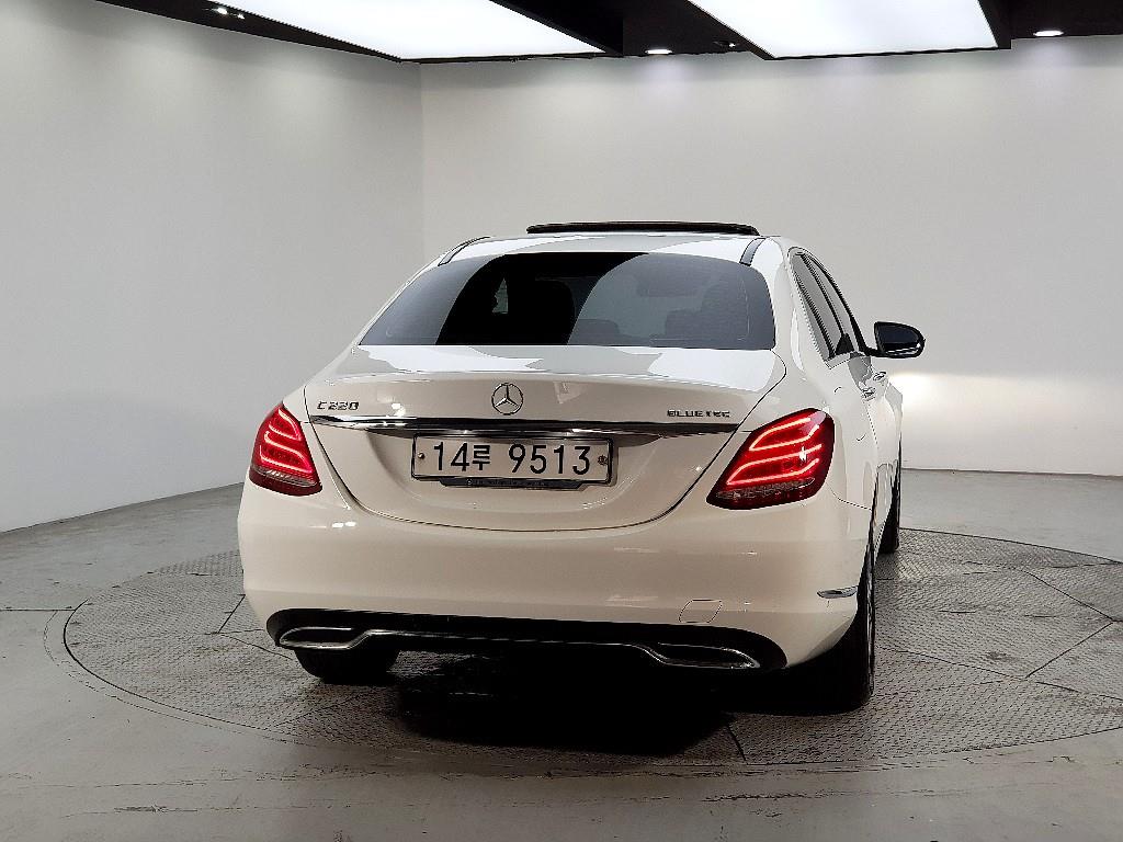 Mercedes Benz C Class - Vista 3