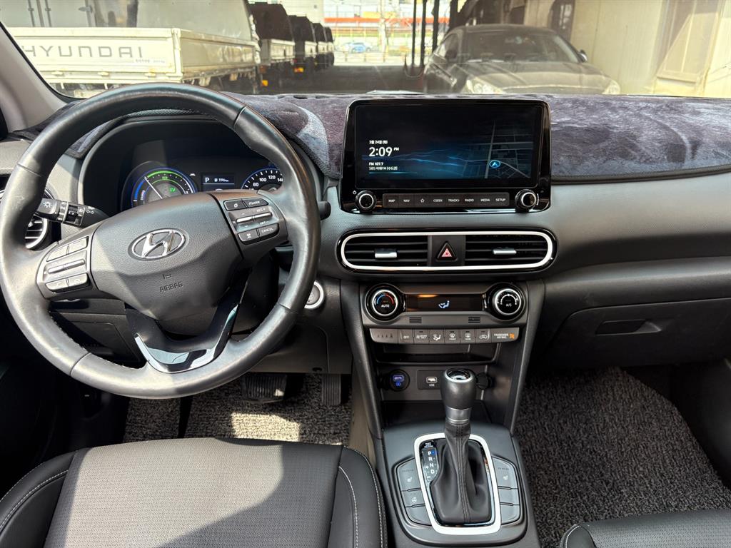 HYUNDAI Kona - Vista 5