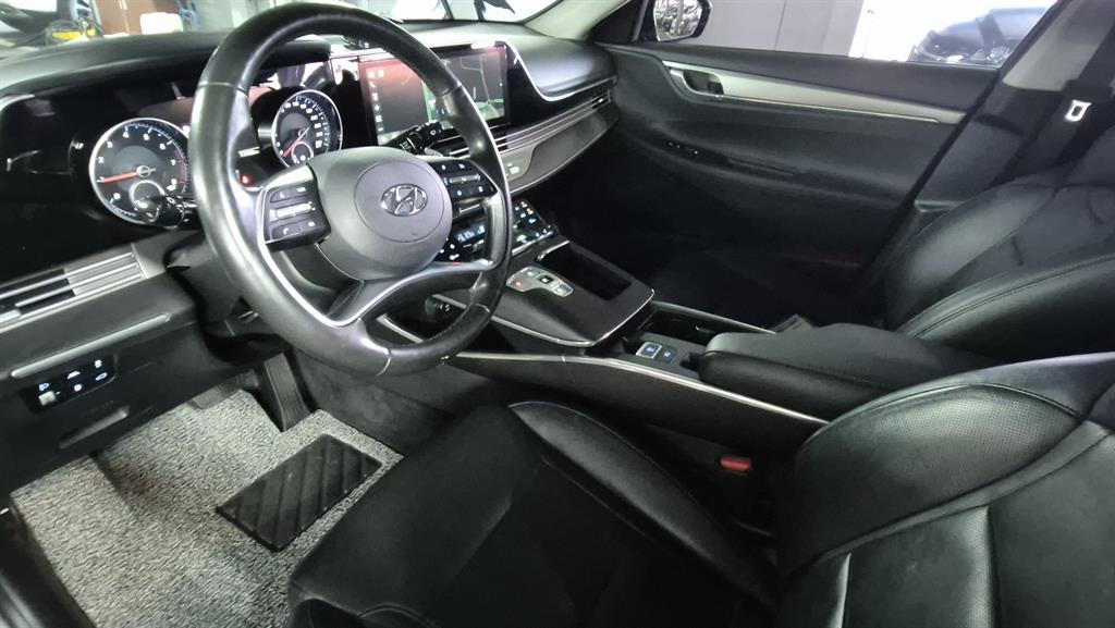 HYUNDAI Grandeur - Vista 9