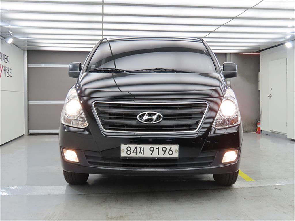 HYUNDAI Starex - Vista 2