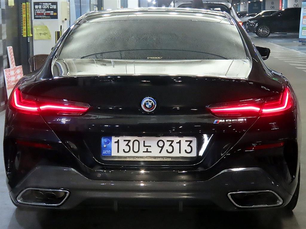 BMW 8 Series - Vista 5