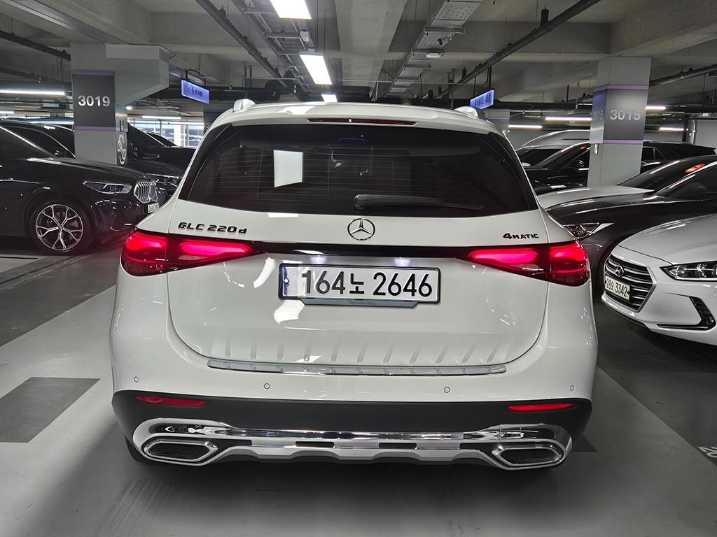 Mercedes Benz GLC Class - Vista 4