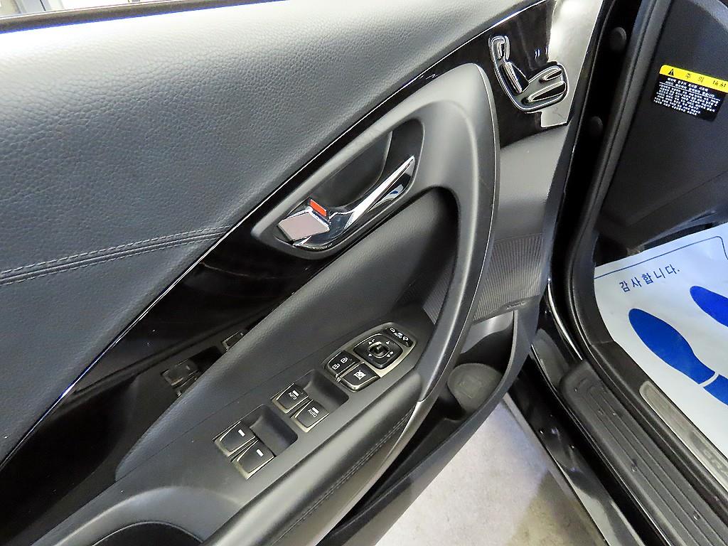 HYUNDAI Grandeur 2012 Negro - Importación desde Corea - HF Imports Iquique - Foto 13