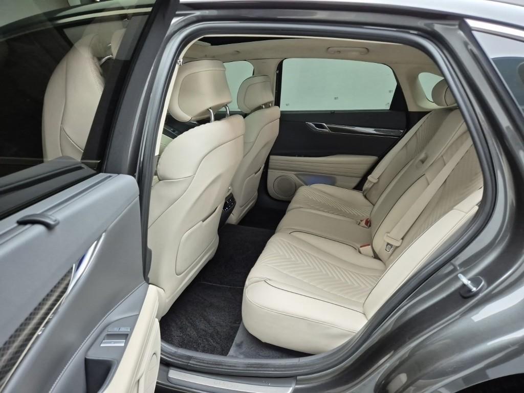 Genesis G80 - Vista 12