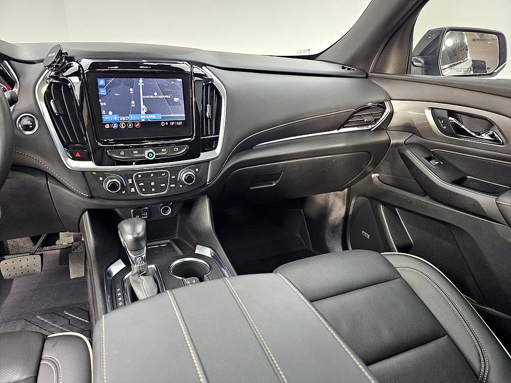 Chevrolet Travers - Vista 10