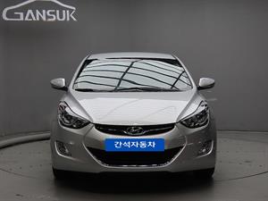 HYUNDAI Avante - Vista 2