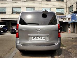 HYUNDAI Starex - Vista 6