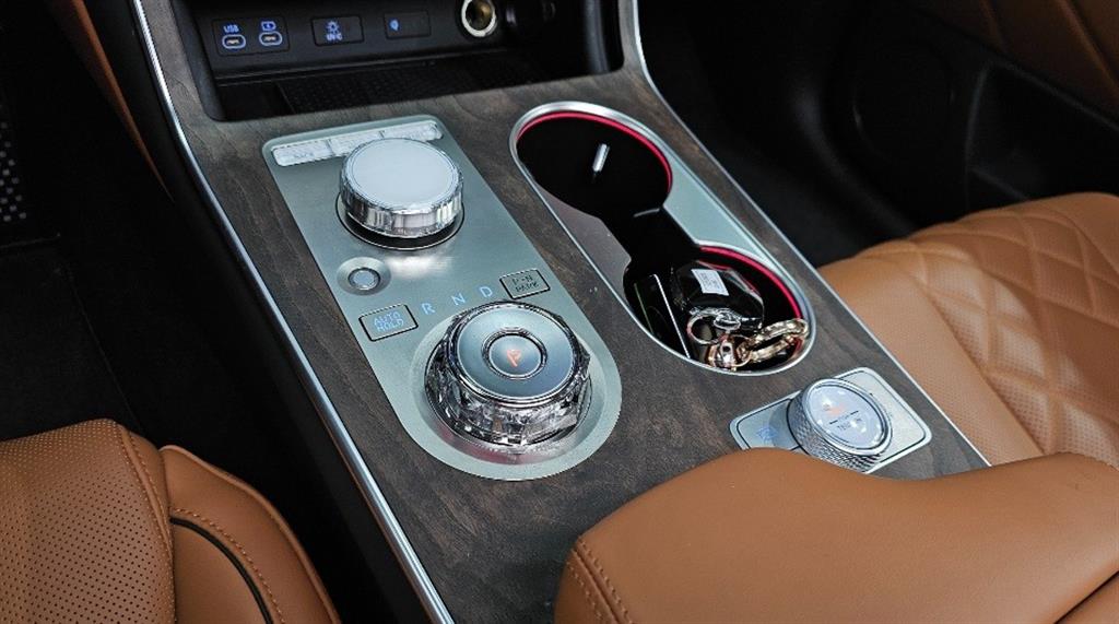 Genesis GV80 - Vista 9