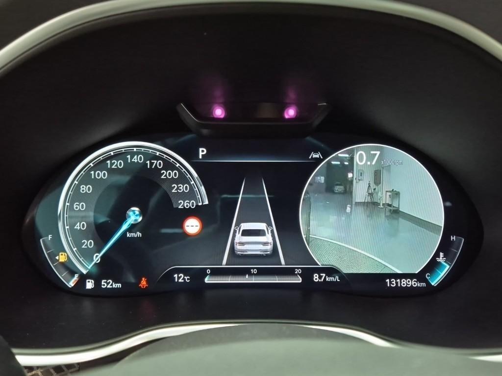 Genesis G80 - Vista 6