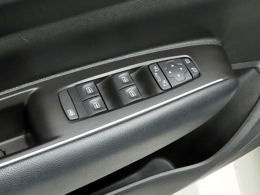 SAMSUNG QM6 - Vista 12