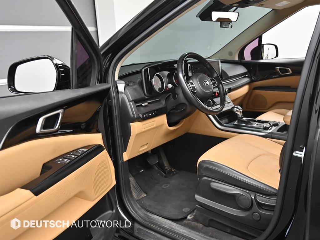 KIA Carnival - Vista 11