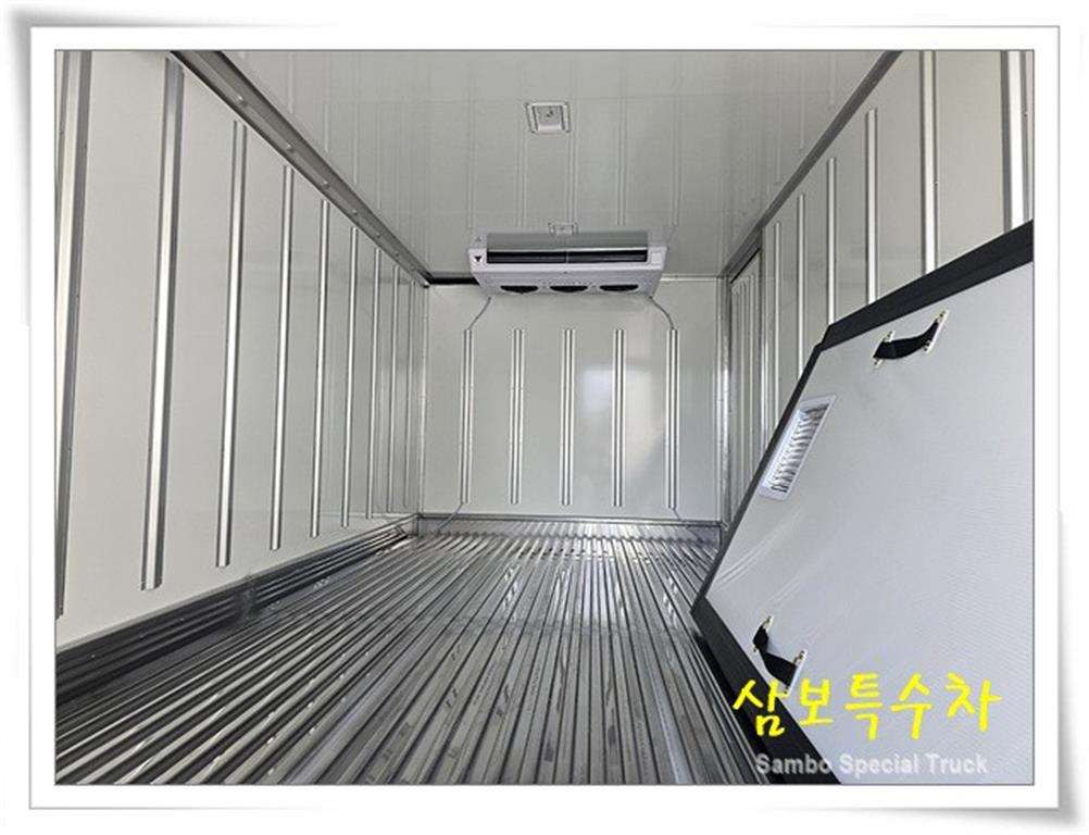 medium and large cargo truck - Vista 8