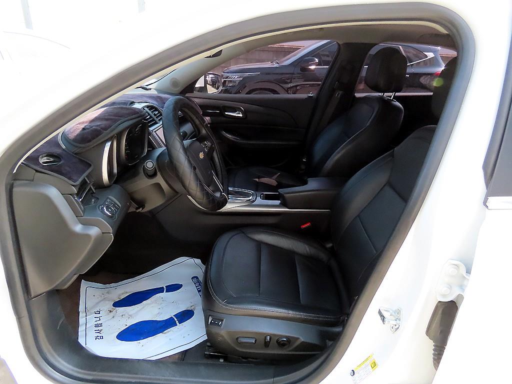 Chevrolet Malibu - Vista 5