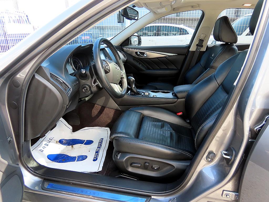 Infiniti Q - Vista 5