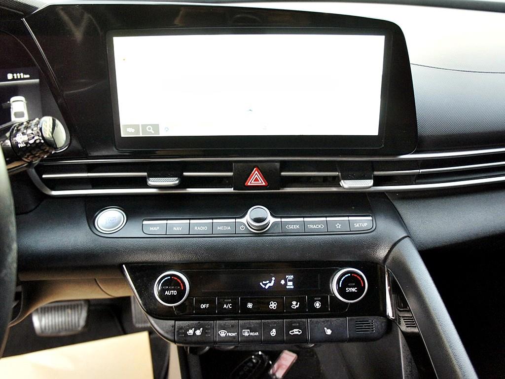 HYUNDAI Avante 2022 Blanco - Importación desde Corea - HF Imports Iquique - Foto 10