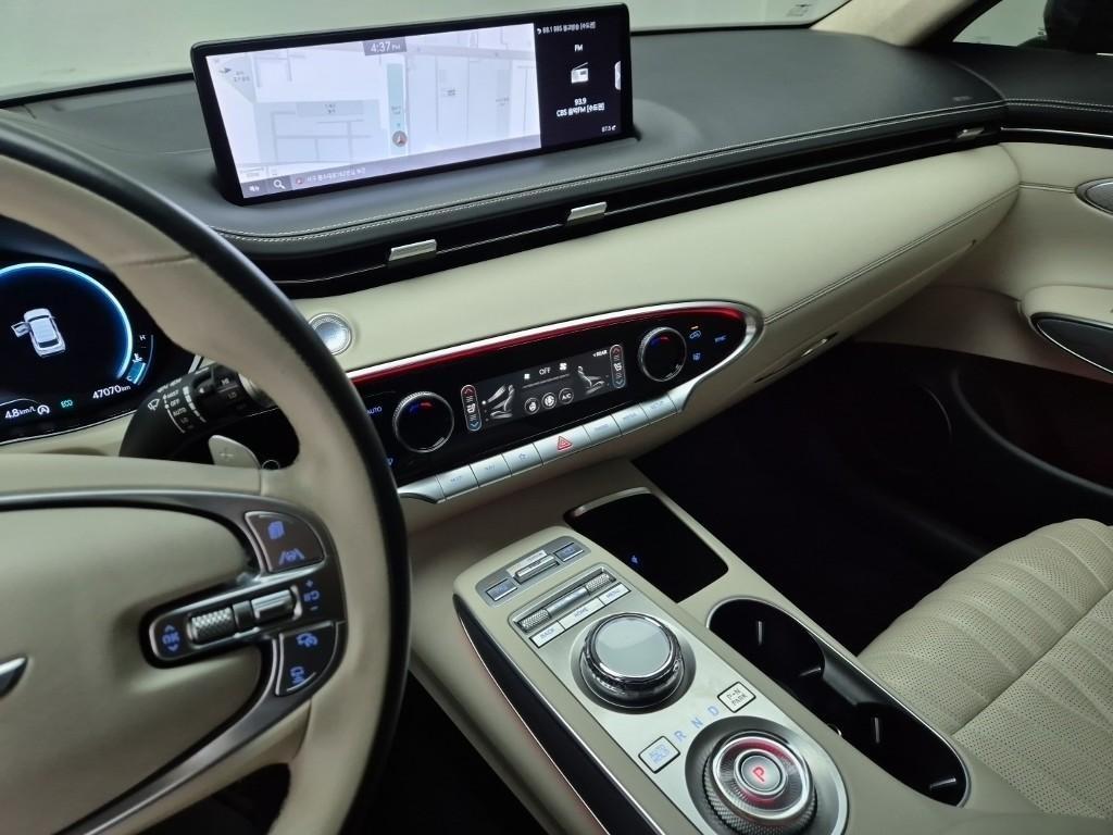 Genesis GV70 - Vista 10