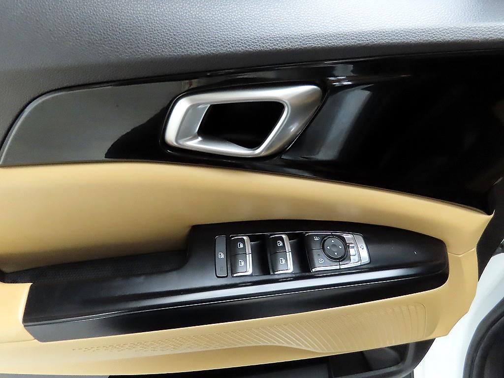 KIA Carnival - Vista 11