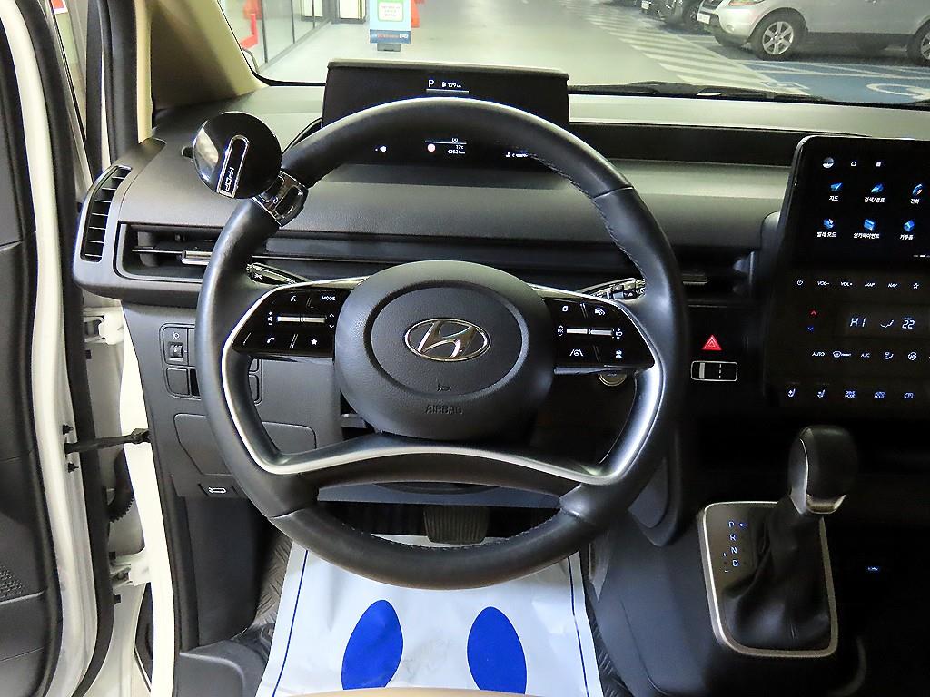 HYUNDAI Staria - Vista 8