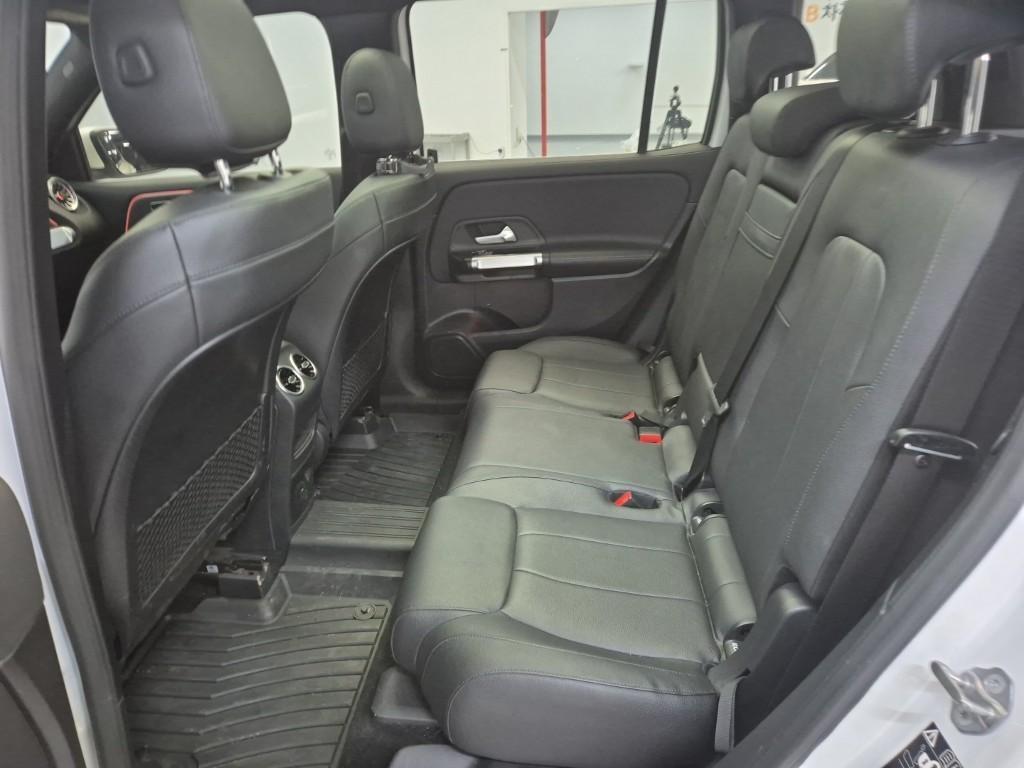 Mercedes Benz GLB Class - Vista 12