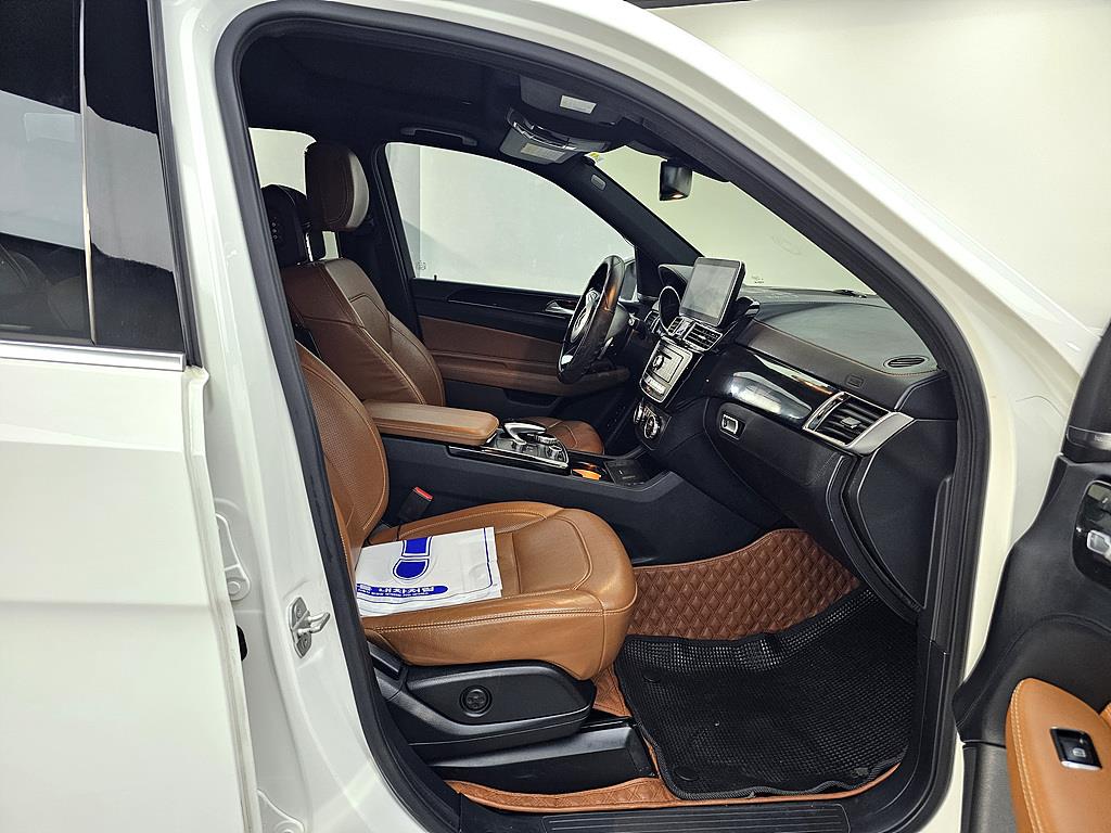 Mercedes Benz GLS Class - Vista 11