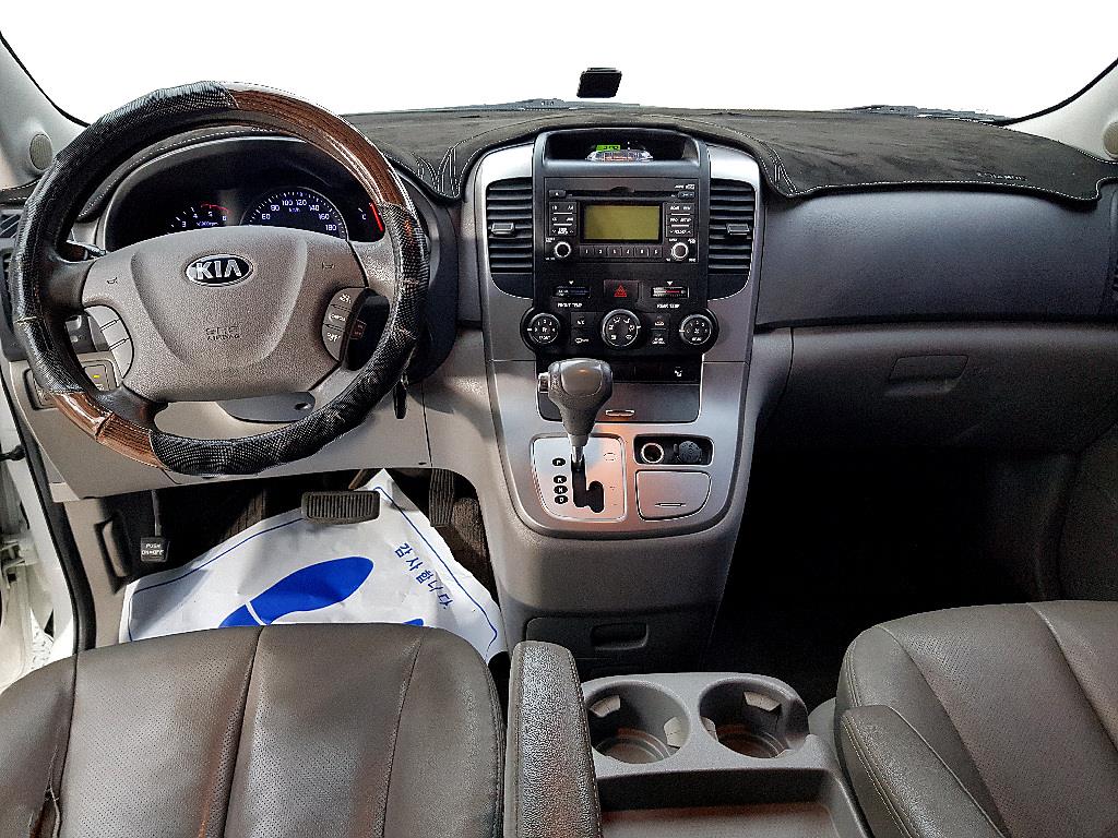 KIA Carnival - Vista 5