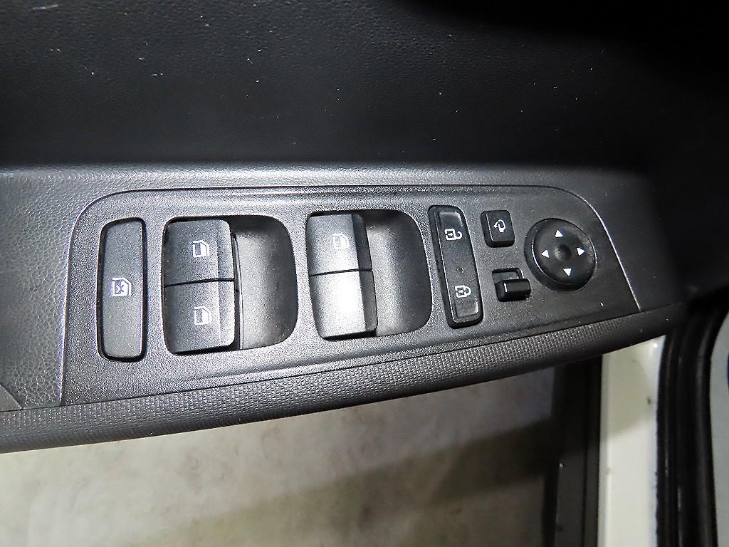 HYUNDAI Casper - Vista 12