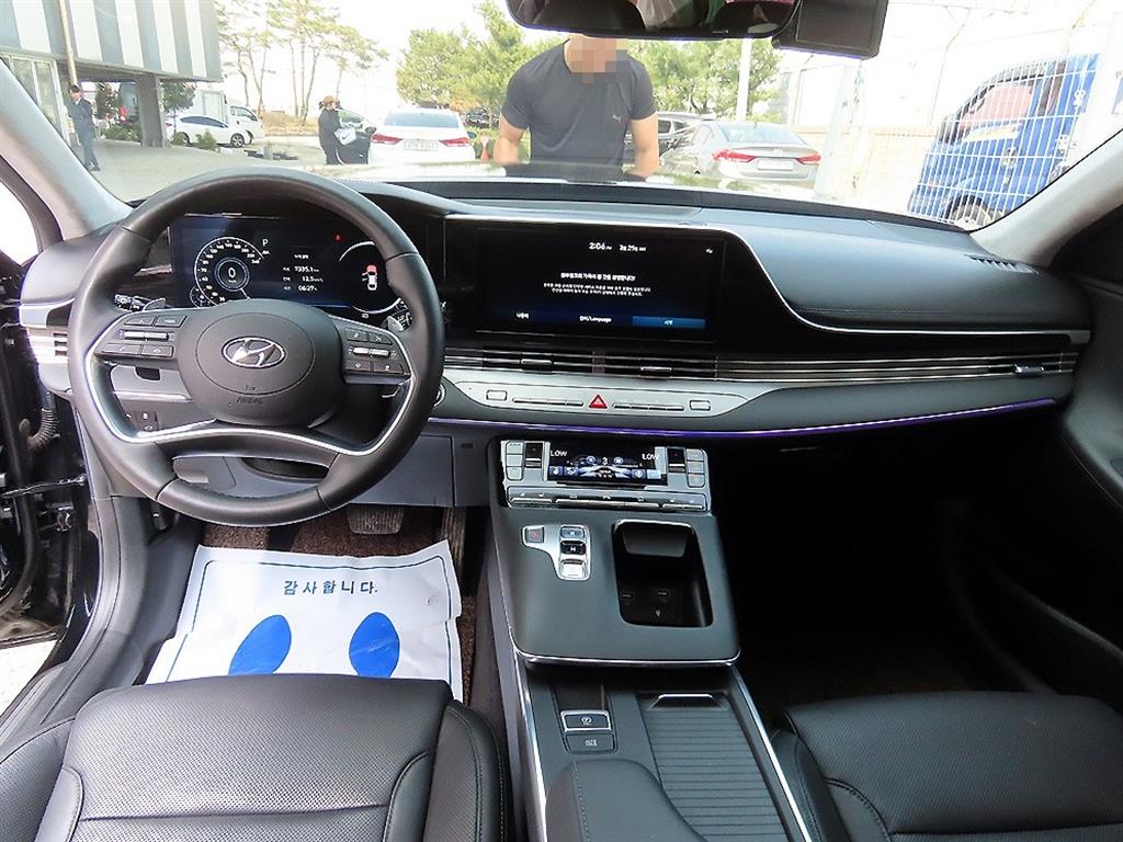 HYUNDAI Grandeur - Vista 7